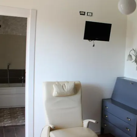 Bed and Breakfast Via Roma 3*